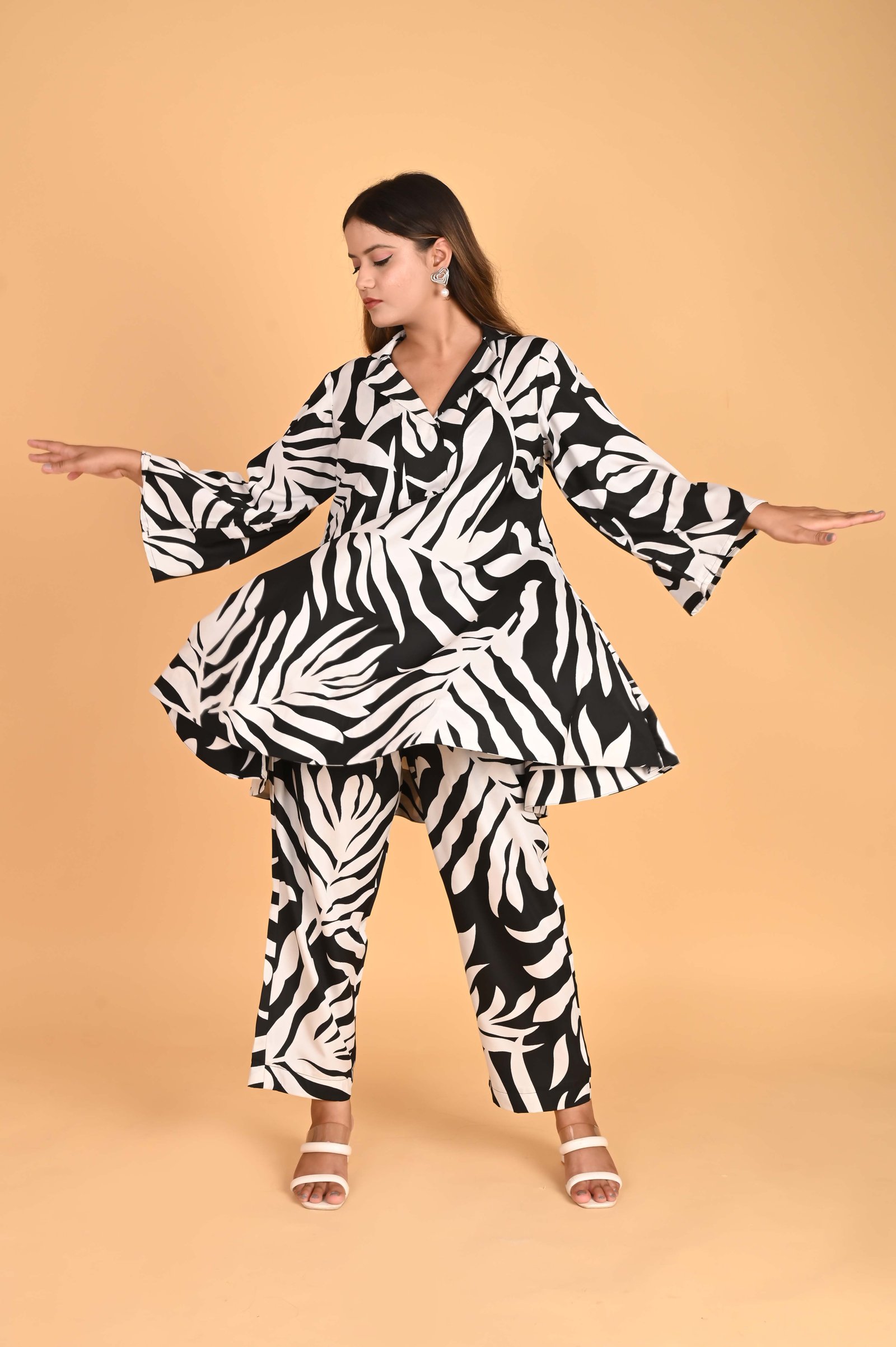 Cropped Faux leather Jacket